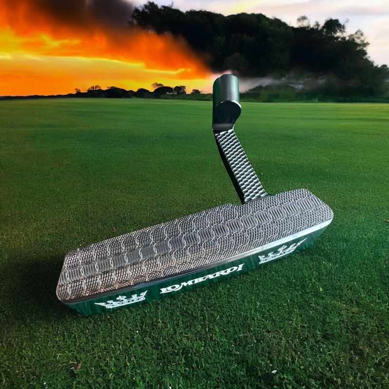 Putter de golf con hoja DC personalizada en color plateado de Lombardi Golf